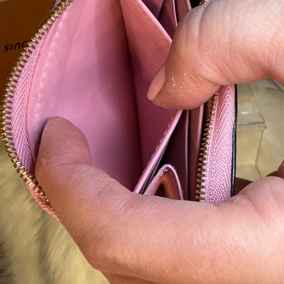 LIMITED EDITION Louis Vuitton Metallic Vernis Zippy - Picture 9 of 12